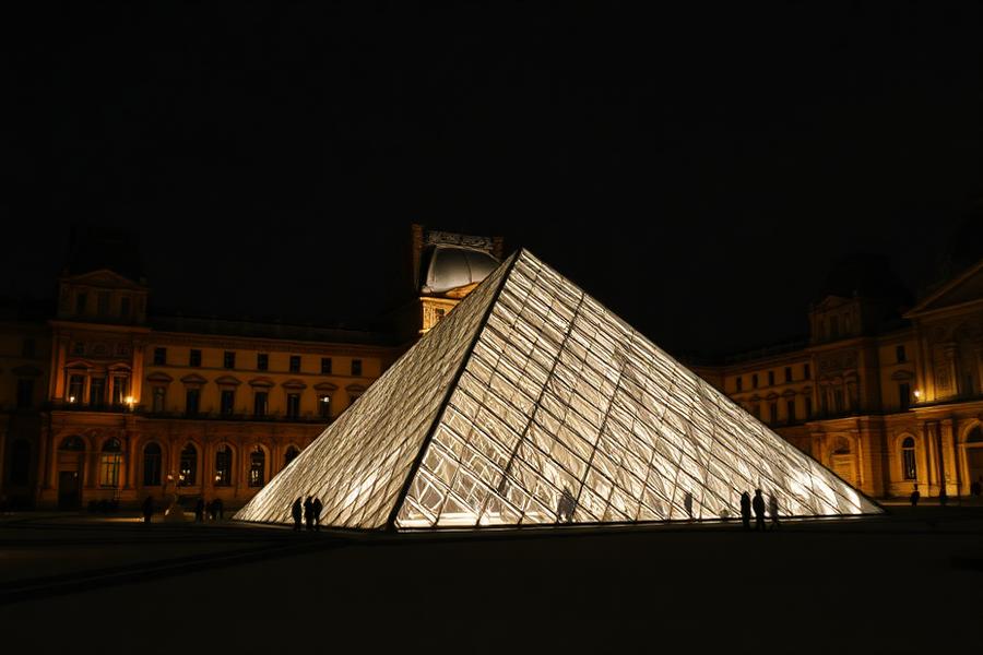 Louvre After-Hours: Private Curated Tour in Paris, France